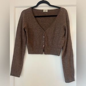 Aritzia Wilfred Santorini Soft V-neck Cardigan